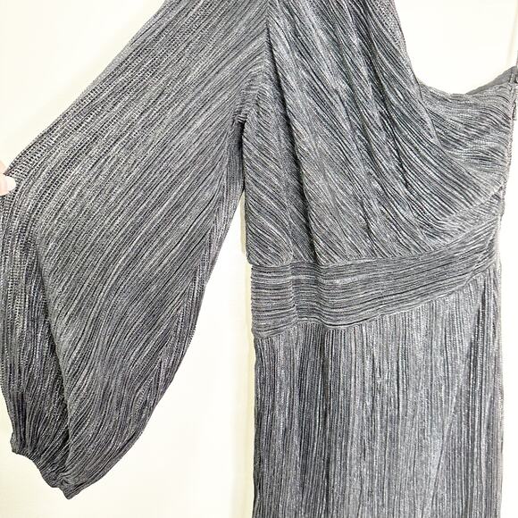 Saylor Midi Dress Alora Plissé One Shoulder SlitHem Black Metallic Size M0 - Picture 5 of 8